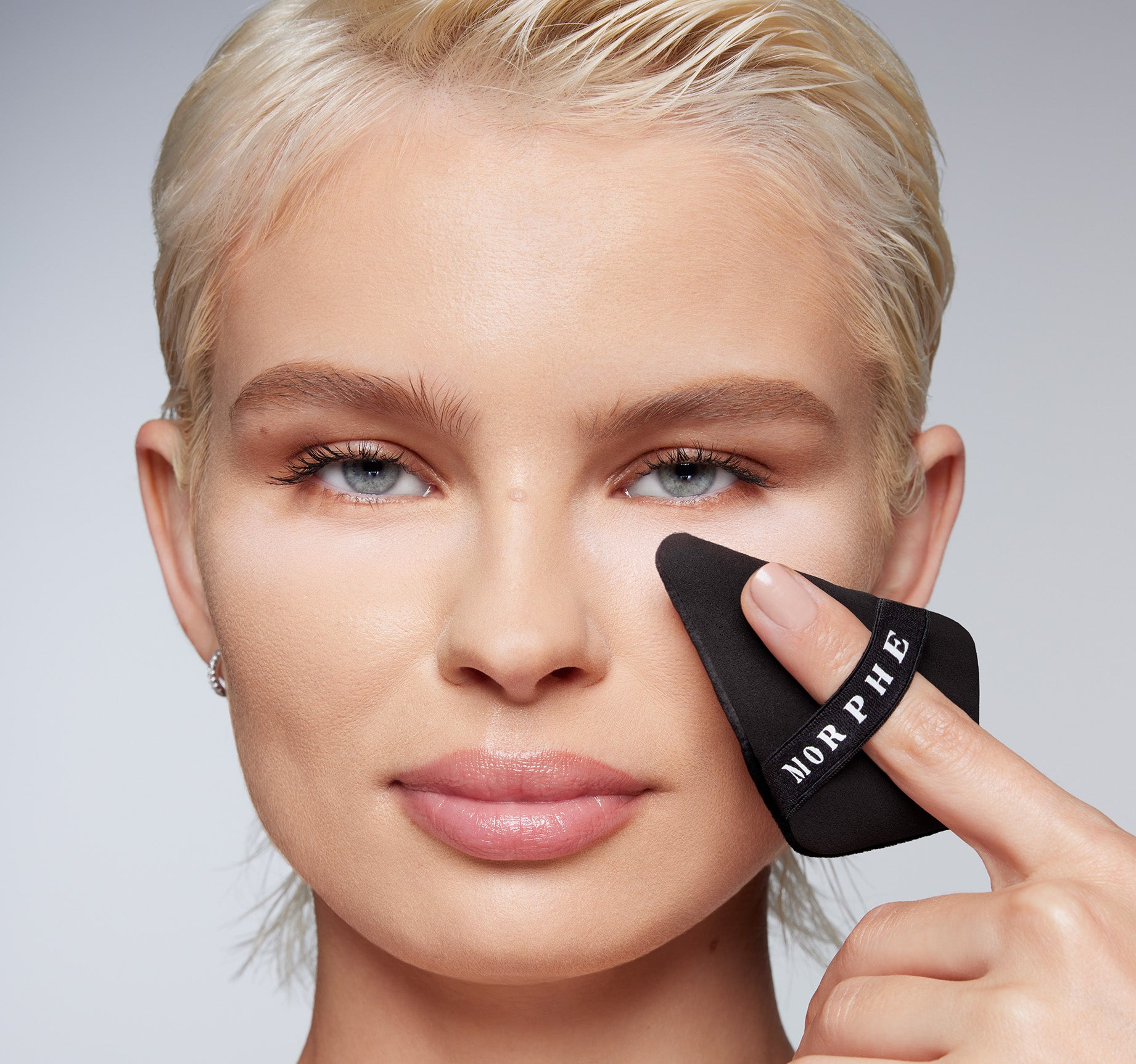 Totally Set Mini Brighten & Set Powder Duo - Image 3
