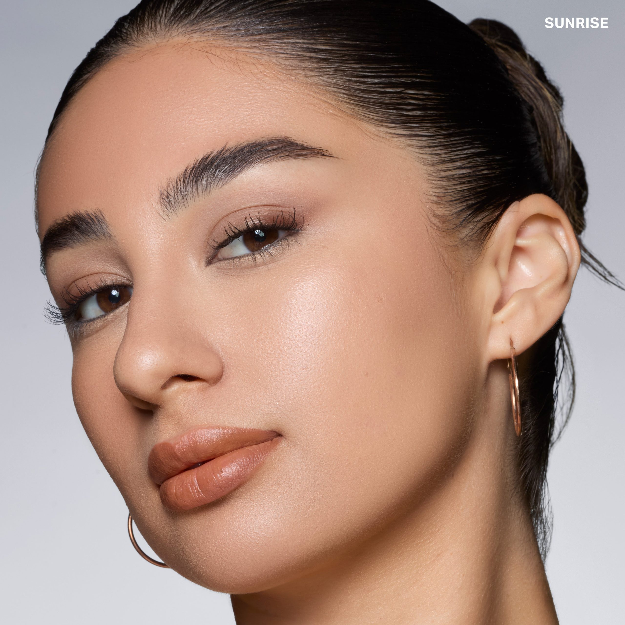 Cloudlight Soft Glow Veil Finishing Powder - Image 6